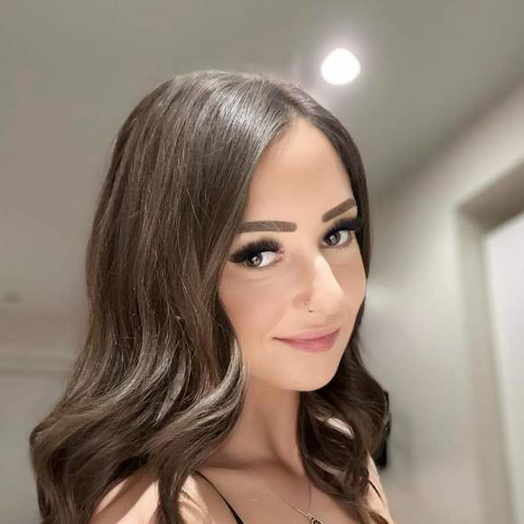 Meet your Posher, Katie - Picture 1 of 1